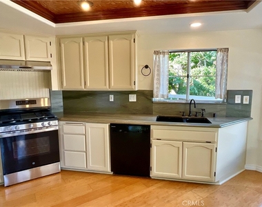 22814 Sailwind Way - Photo Thumbnail 7