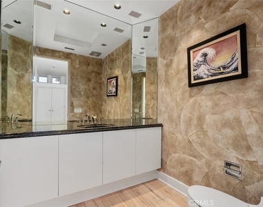 1535 Dolphin Terrace - Photo Thumbnail 10