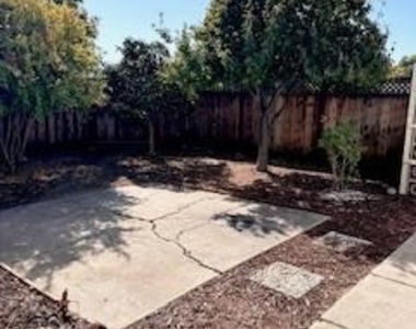 898 Brent Drive - Photo Thumbnail 11