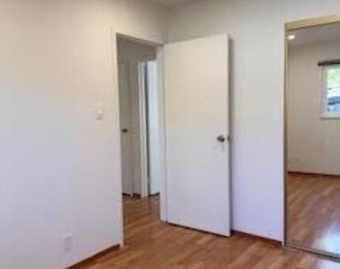 898 Brent Drive - Photo Thumbnail 10
