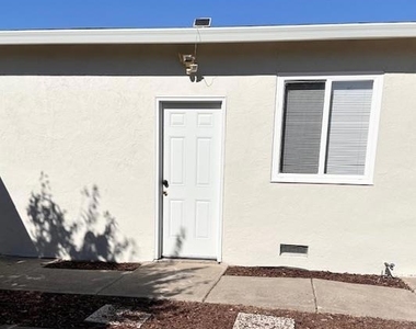 898 Brent Drive - Photo Thumbnail 2