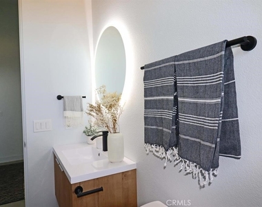 4853 Avenida Del Sol - Photo Thumbnail 17
