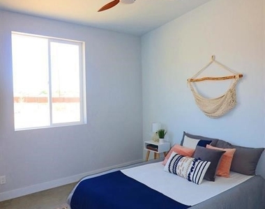 4853 Avenida Del Sol - Photo Thumbnail 14