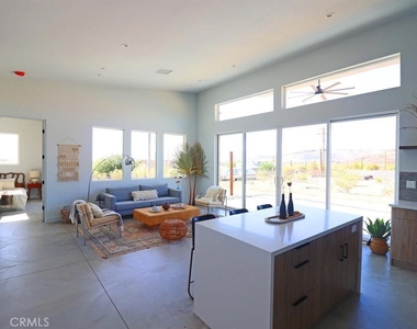 4853 Avenida Del Sol - Photo Thumbnail 8