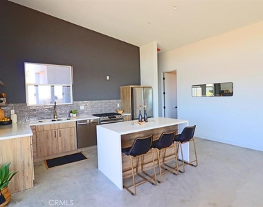 4853 Avenida Del Sol - Photo Thumbnail 7