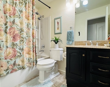 39090 Cattail - Photo Thumbnail 10