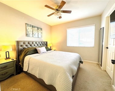 39090 Cattail - Photo Thumbnail 14