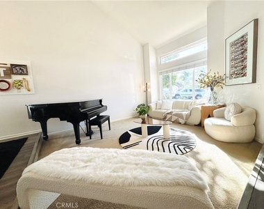39090 Cattail - Photo Thumbnail 15