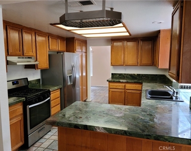 998 Ashford Circle - Photo Thumbnail 5