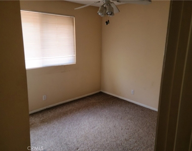 998 Ashford Circle - Photo Thumbnail 14