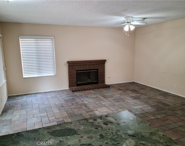 998 Ashford Circle - Photo Thumbnail 4