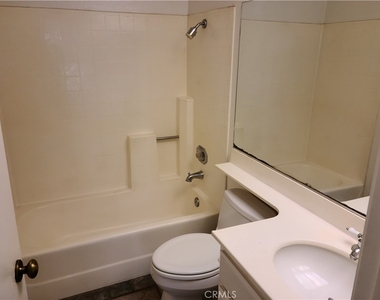 998 Ashford Circle - Photo Thumbnail 7