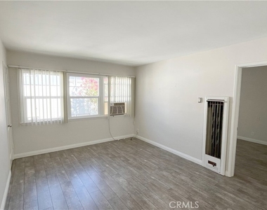 4123 Ocean View Blvd - Photo Thumbnail 5