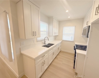 4123 Ocean View Blvd - Photo Thumbnail 5