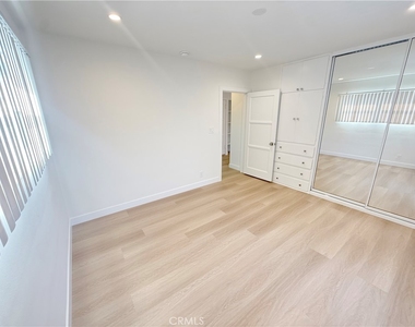 4123 Ocean View Blvd - Photo Thumbnail 9