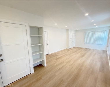 4123 Ocean View Blvd - Photo Thumbnail 4