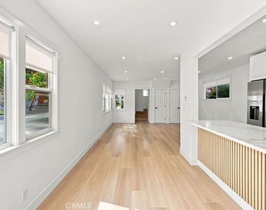 1211 Cole Avenue - Photo Thumbnail 6