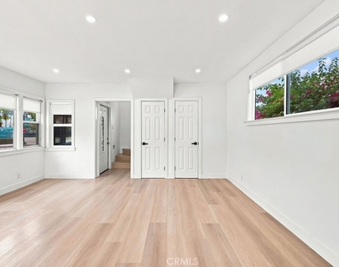 1211 Cole Avenue - Photo Thumbnail 11
