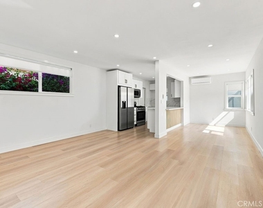 1211 Cole Avenue - Photo Thumbnail 3