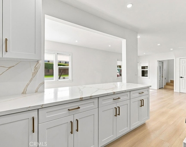 1211 Cole Avenue - Photo Thumbnail 9