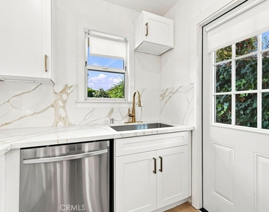 1205 Cole Avenue - Photo Thumbnail 7