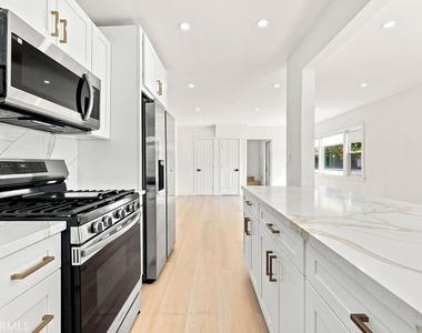 1205 Cole Avenue - Photo Thumbnail 9