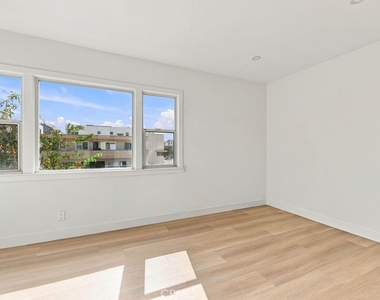 1205 Cole Avenue - Photo Thumbnail 14