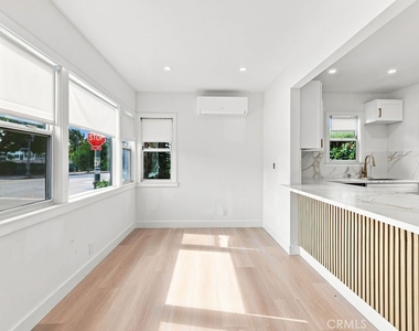 1205 Cole Avenue - Photo Thumbnail 3