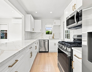 1205 Cole Avenue - Photo Thumbnail 6