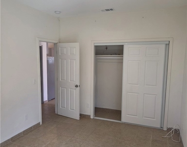 13745 Vellanto Way - Photo Thumbnail 8