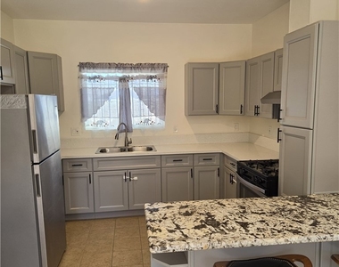 13745 Vellanto Way - Photo Thumbnail 14