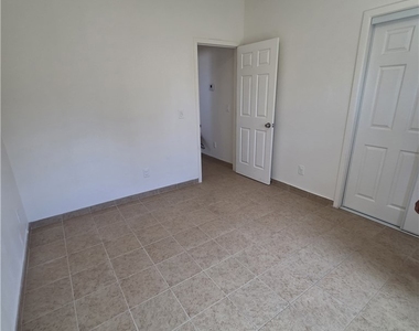 13745 Vellanto Way - Photo Thumbnail 25