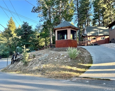 2242 Deep Creek Drive - Photo Thumbnail 2