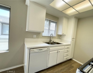 237 Grayson Way - Photo Thumbnail 7