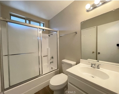 237 Grayson Way - Photo Thumbnail 12