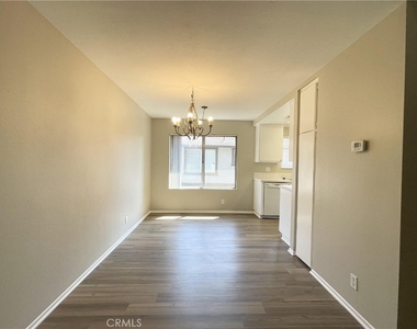 237 Grayson Way - Photo Thumbnail 5