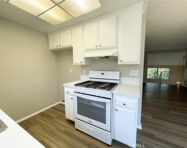 237 Grayson Way - Photo Thumbnail 8
