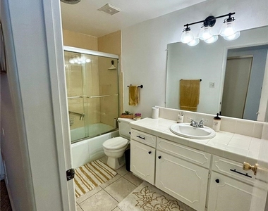615 E Broadway - Photo Thumbnail 5