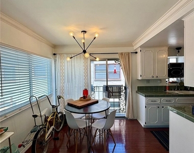 615 E Broadway - Photo Thumbnail 2