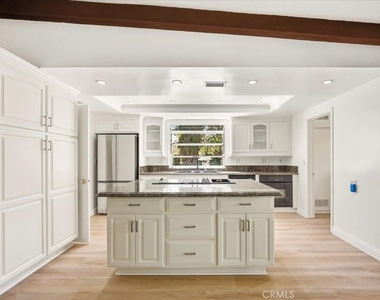 2285 N Indian Hill - Photo Thumbnail 16