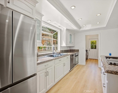 2285 N Indian Hill - Photo Thumbnail 13