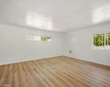 2285 N Indian Hill - Photo Thumbnail 28