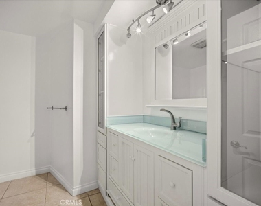 2285 N Indian Hill - Photo Thumbnail 25