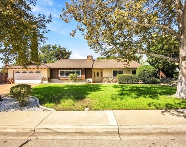 2285 N Indian Hill - Photo Thumbnail 3
