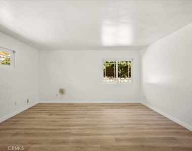 2285 N Indian Hill - Photo Thumbnail 29