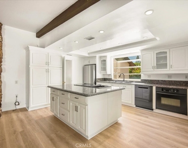 2285 N Indian Hill - Photo Thumbnail 15
