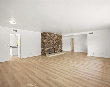 2285 N Indian Hill - Photo Thumbnail 10