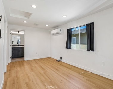 4461 Farquhar Avenue - Photo Thumbnail 8