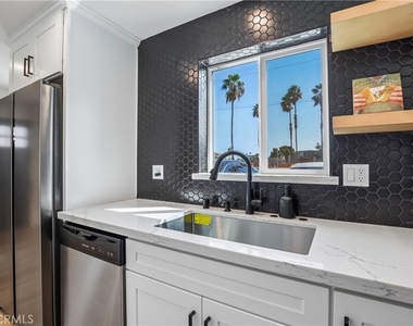 4461 Farquhar Avenue - Photo Thumbnail 12