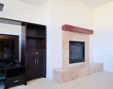 18542 Krameria Avenue - Photo Thumbnail 4